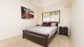 Room | 2 bedrooms, individually decorated, individually furnished
