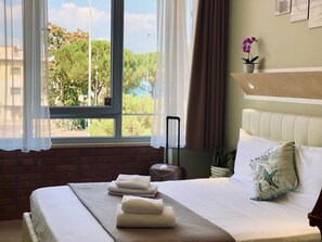 Classic Double Room | Minibar, in-room safe, individually decorated, individually furnished - Atico Hotel (Desenzano del Garda)