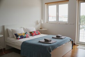 4 chambres, fer et planche à repasser, Wi-Fi, draps fournis