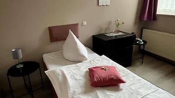 Schreibtisch, kostenloses WLAN, Bettwäsche