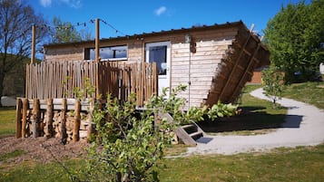 Chambre Double Confort, salle de bains attenante, vue jardin (La Belle Planque) | Extérieur