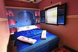 Deluxe Double Room, 2 Bedrooms, Mountain View