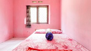 Chambre Standard double, salle de bains commune | Bureau