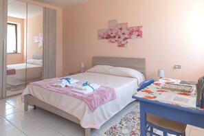 2 bedrooms, desk, iron/ironing board, free WiFi - A Country House near the Lake Cod. 012104-CNI-00006 IT012104C24MJ5EPRC (Monvalle)