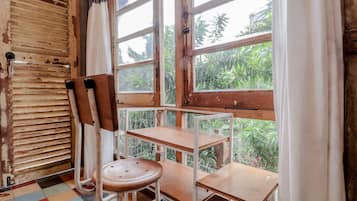 Standard Double Room with Fan | 客房設施服務