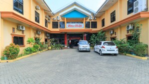Exterior - Hotel Mutiara Khadijah (Makassar)