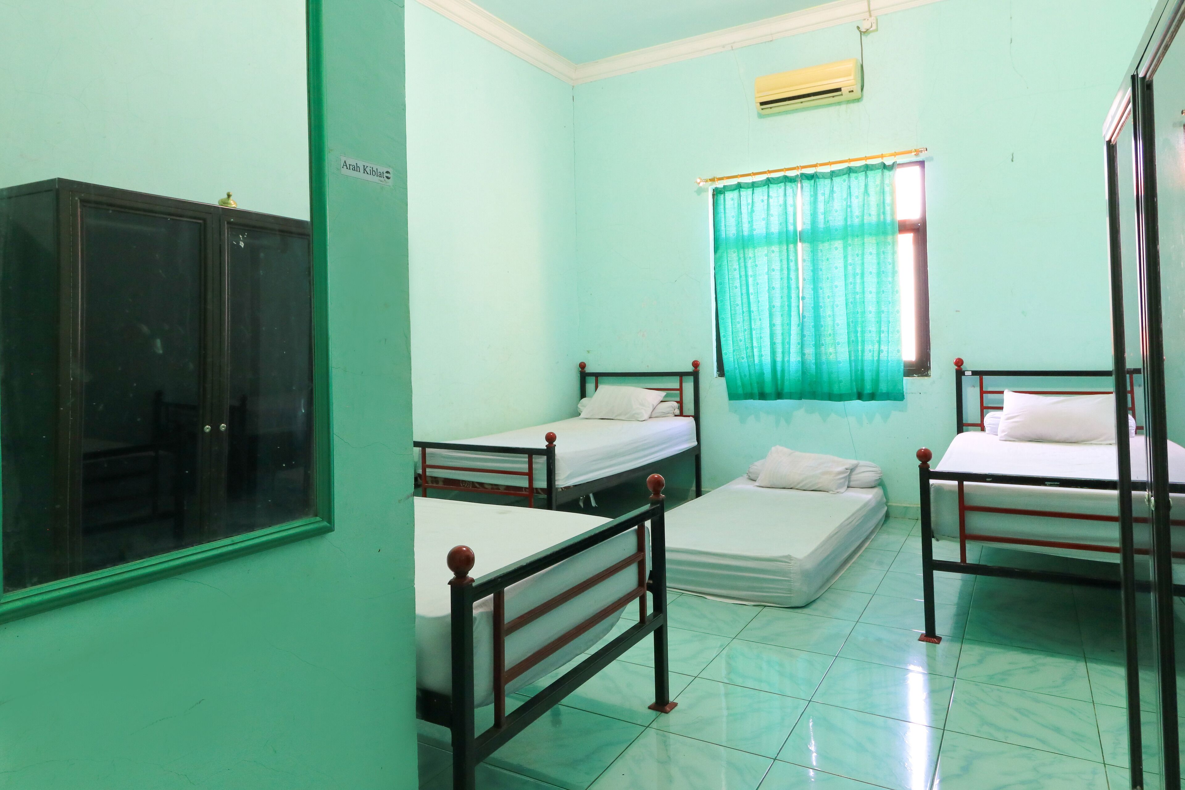 standard twin room | free wifi, bed sheets