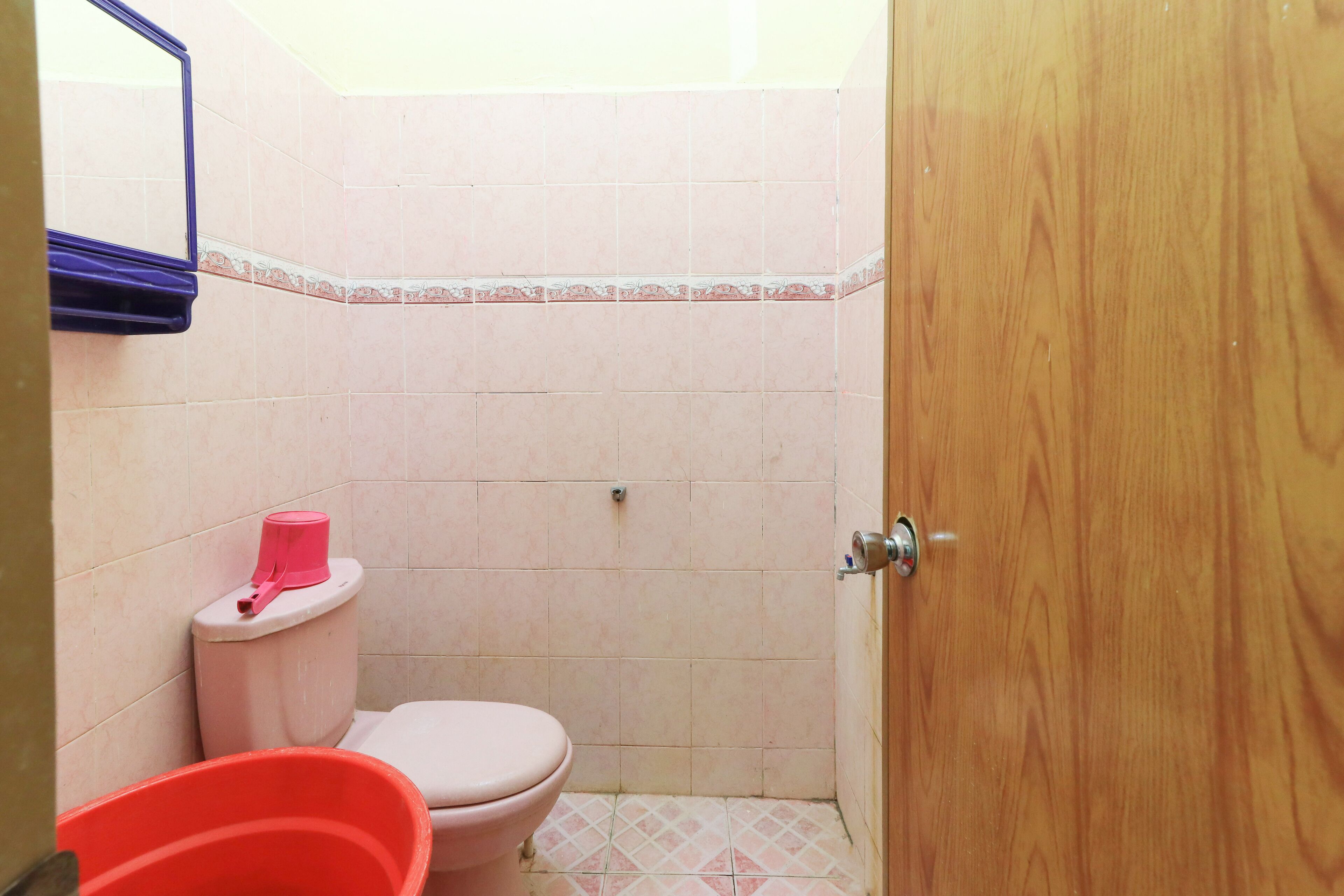 standard room - 5 pax | bathroom | shower, towels