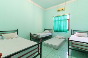 Kamar Twin Standar | Wi-Fi gratis dan seprai linen