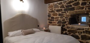 4 bedrooms, soundproofing, iron/ironing board, free WiFi