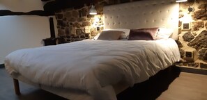 4 slaapkamers, geluiddichte muren, een strijkplank/strijkijzer