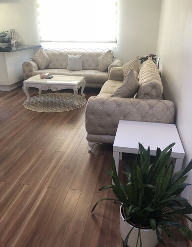 Salzburg Center Near Train Station a room for ladies.