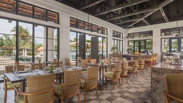 Daily continental breakfast (PHP 990 per person)