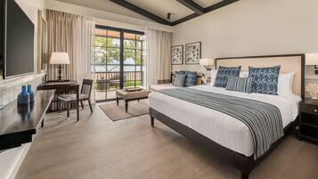 Minibar, in-room safe, individually decorated, individually furnished