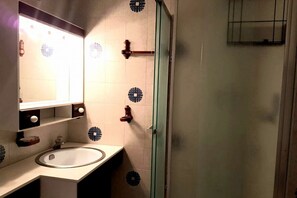 Bathtub, hair dryer, bidet, towels - Penthouse 100m from the slopes, bright and quiet  (Sauze d'Oulx)