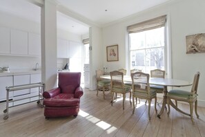 Apartment (2 Bedrooms) | Speisen