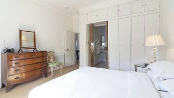 Căn hộ (2 Bedrooms) | 2 phòng ngủ, trang trí khác biệt