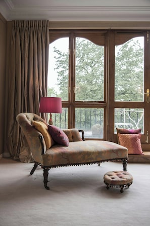 Living area - Albert Terrace by Onefinestay (London)