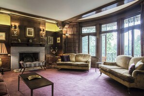 Living area - Albert Terrace by Onefinestay (London)