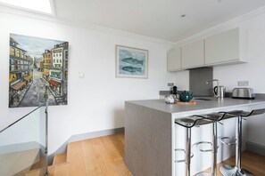 아파트 (1 Bedroom) | 전용 주방 | 냉장고, 오븐, 쿡탑, 식기 세척기