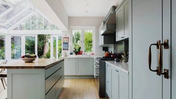 Apartment (4 Bedrooms) | Private kitchen | Fridge, oven, stovetop, espresso maker