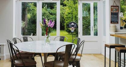 Hartswood Road III by Onefinestay