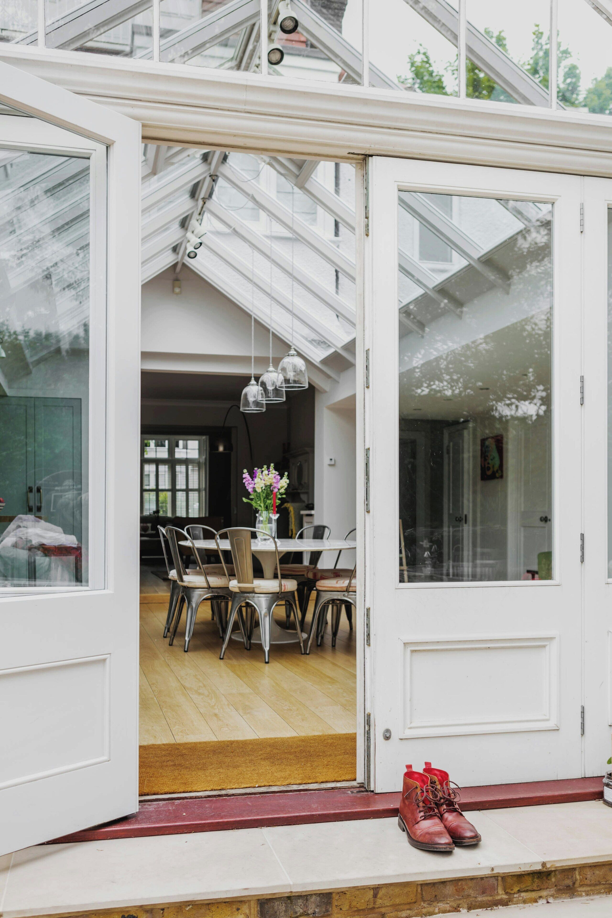 تناول الطعام بالخارج