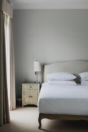 Apartment (4 Bedrooms) | 4 bedrooms, individually decorated, individually furnished - Hartswood Road III by Onefinestay (London)