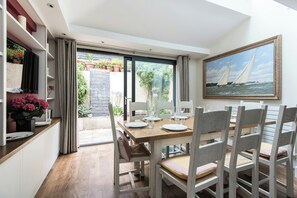 Apartment (2 Bedrooms) | Dining - Donne Place by Onefinestay (London)