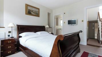 Apartment (2 Bedrooms) | 2 bedrooms, individually decorated, individually furnished