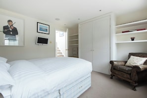 Huoneisto (2 Bedrooms) | 2 makuuhuonetta, yksilöllisesti sisustettu, yksilöllisesti kalustettu