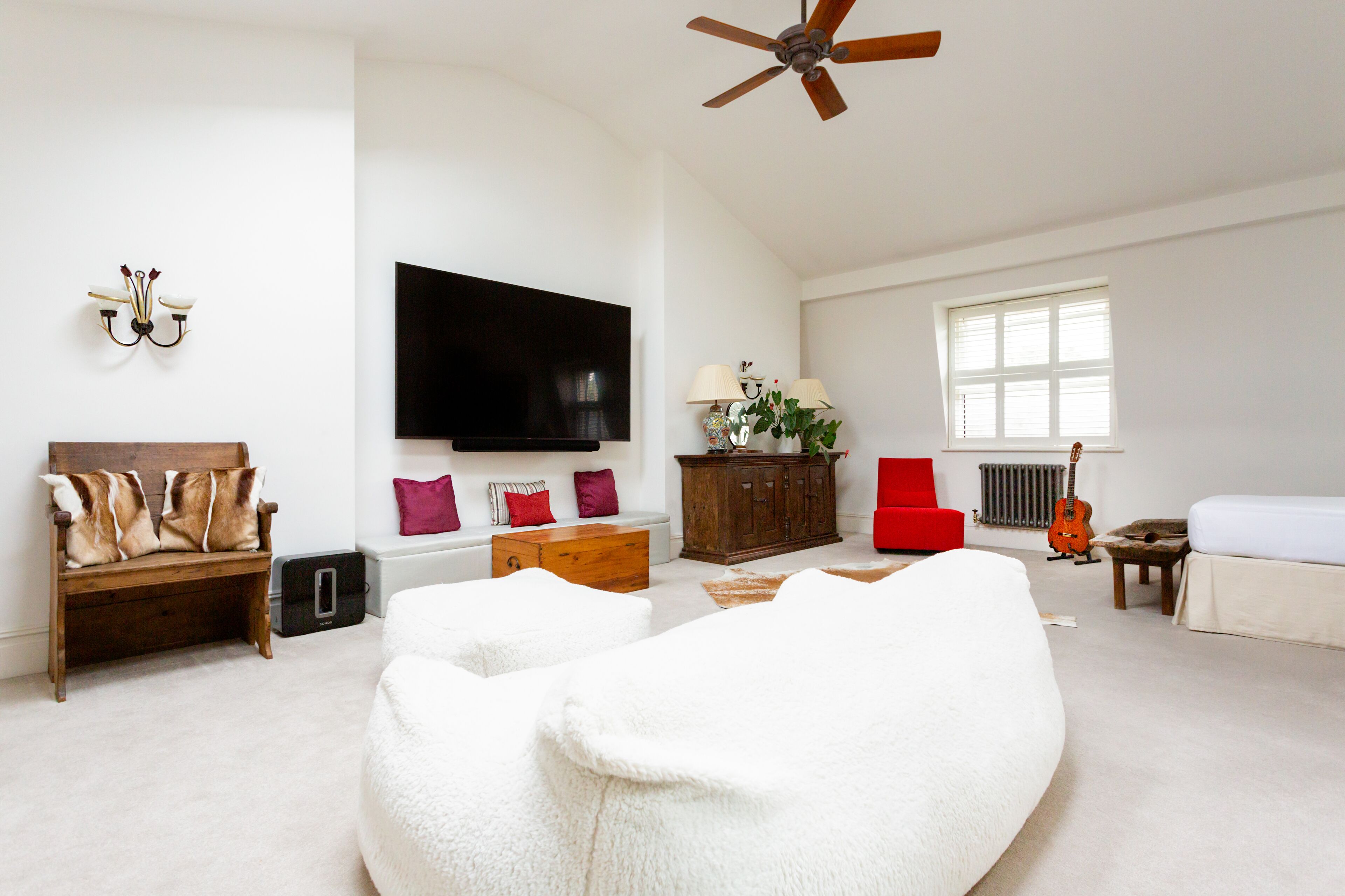 5 bedrooms, individually decorated, individually furnished