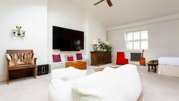 5 bedrooms, individually decorated, individually furnished