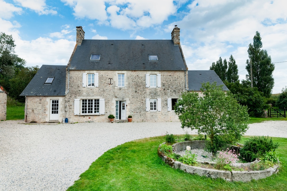 Great Ancient Renovated with fireplace and billiards