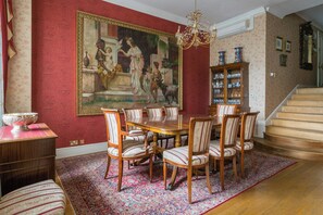 Appartement (4 Bedrooms) | Restauration