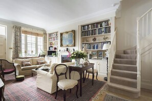 Apartment (2 Bedrooms) | Living area | TV, fireplace - Petersham Place (London)