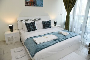 Appartamento | 4 camere, una cassaforte in camera, una scrivania, tende oscuranti