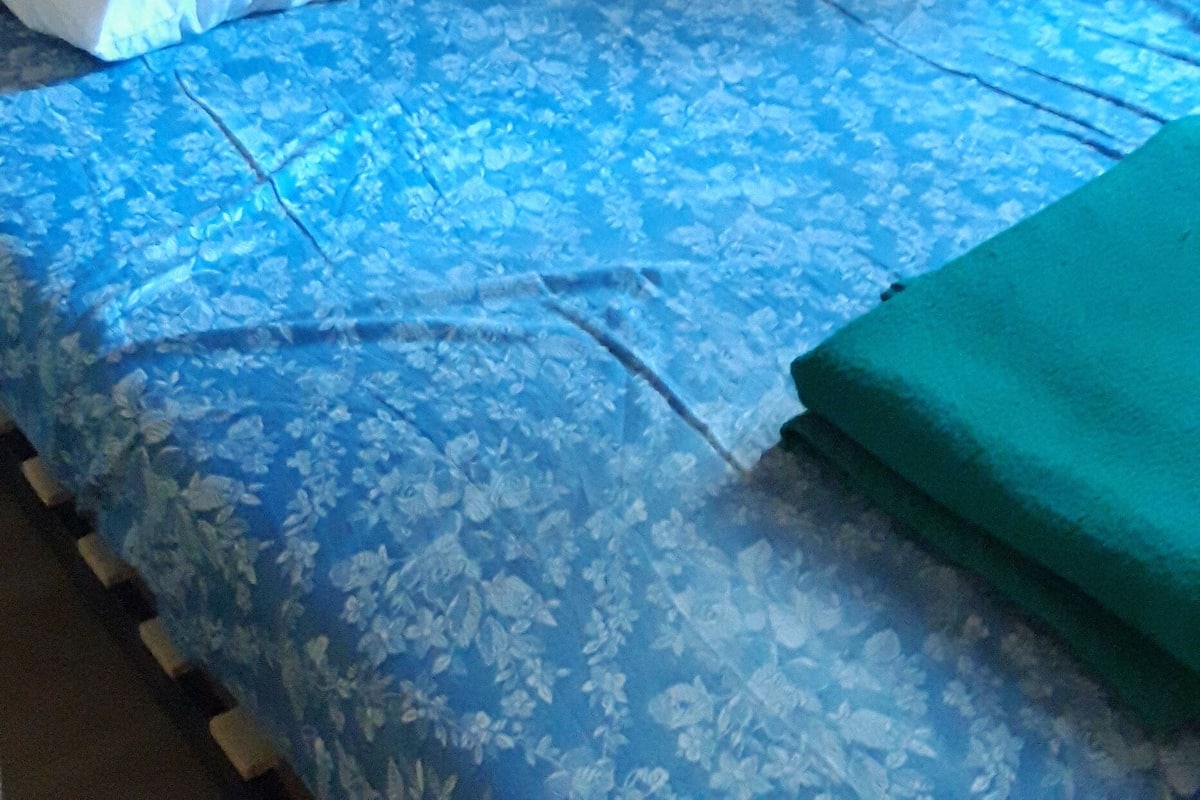 2 Schlafzimmer, individuell dekoriert, individuell eingerichtet