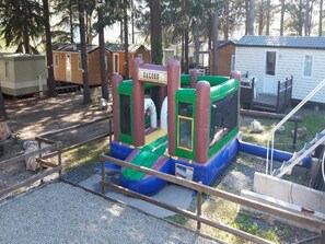 Children’s play area – outdoor