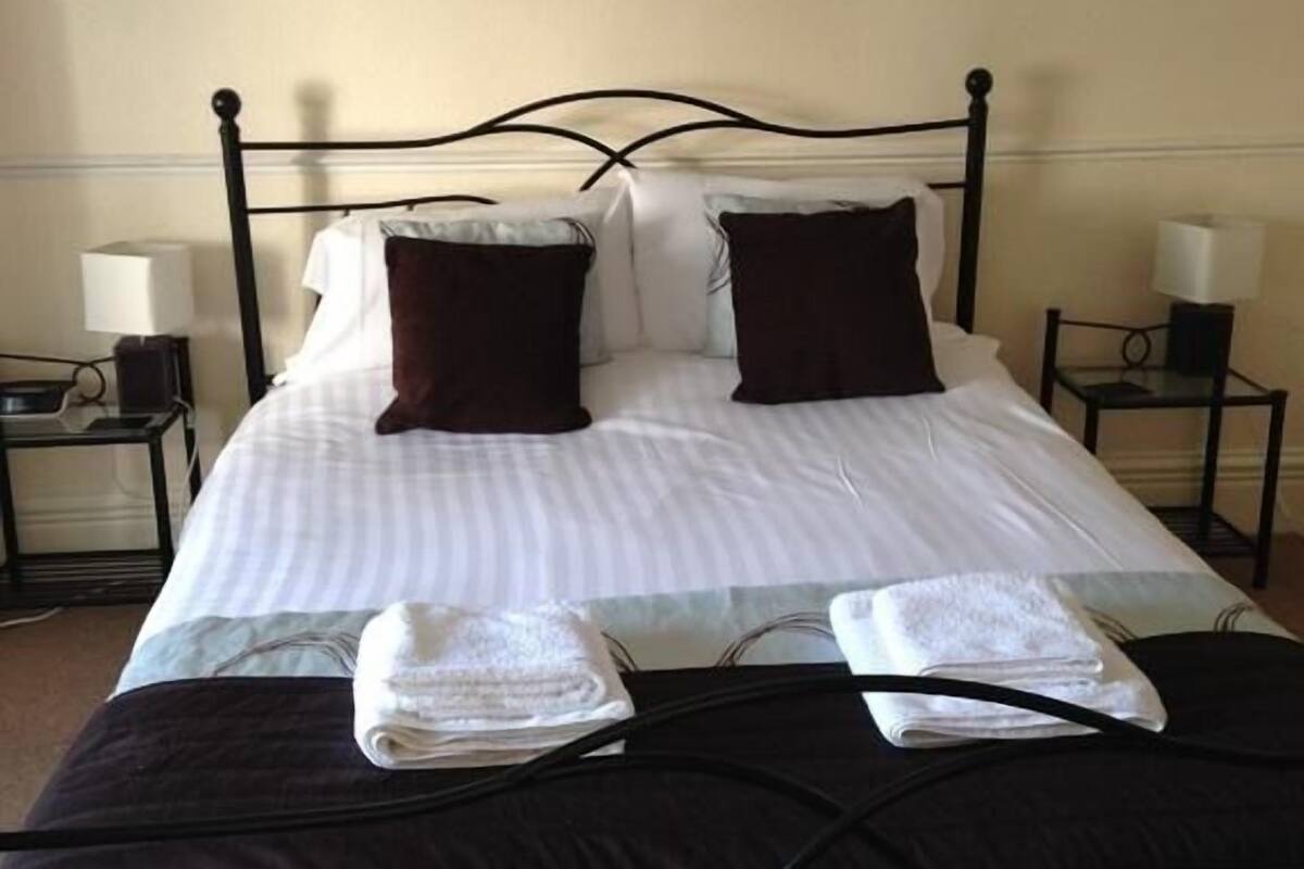 Double Room with Shared Bathroom