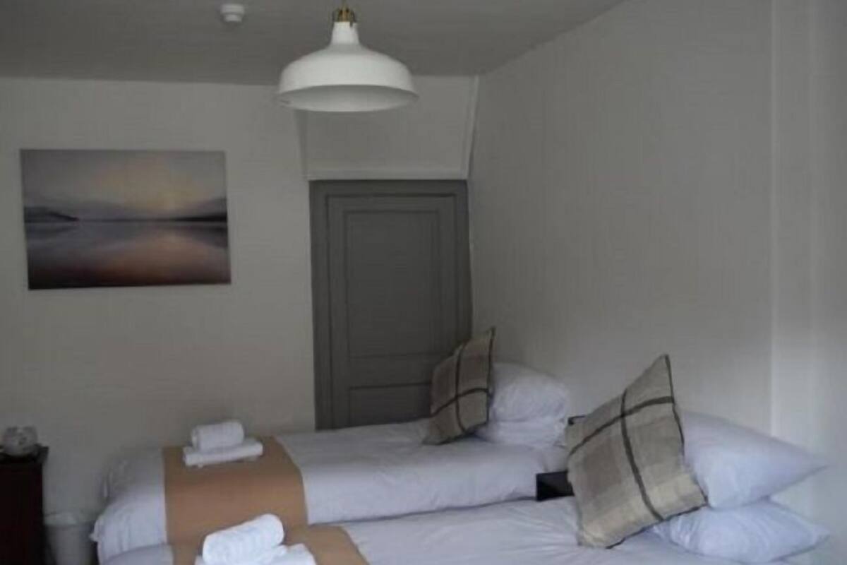 Twin Room with Private Bathroom