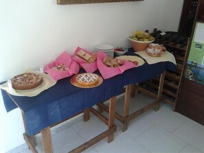Free daily buffet breakfast