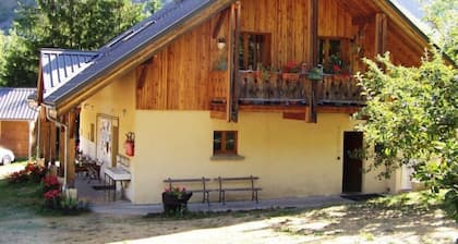 Camping La Cascade De Venosc