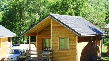 Chalet | 2 bedrooms, blackout drapes