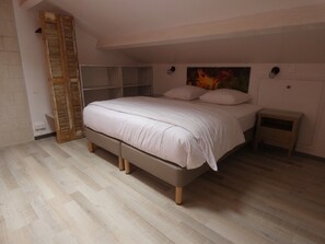 1 bedroom, iron/ironing board, WiFi, bed sheets - Charming cottage in guest house on 6700m2 property, swimming pool, large garden (L'Isle-sur-la-Sorgue)
