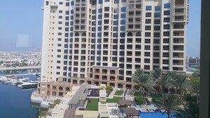 Exterior - Marvelous 2BR Apt. in Palm Jumeirah (Dubai)