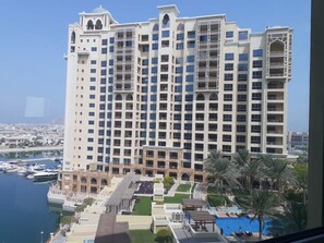 Exterior - Marvelous 2BR Apt. in Palm Jumeirah (Dubai)