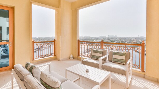 Balcony - Marvelous 2BR Apt. in Palm Jumeirah (Dubai)