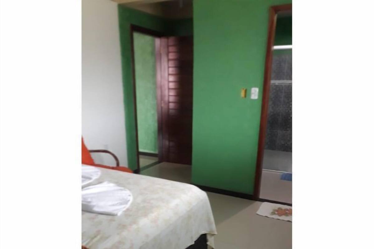 Minibar, free WiFi, bed sheets