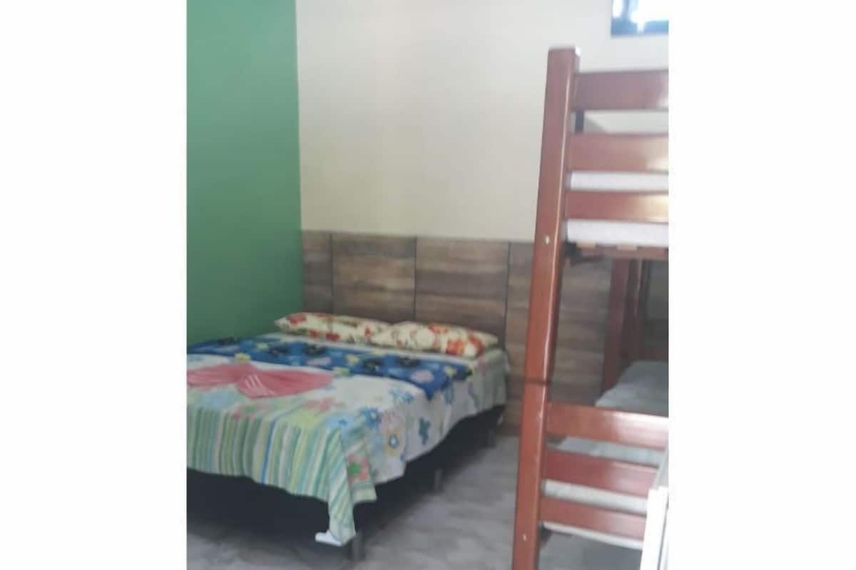 Quadruple Room | Minibar, free WiFi, bed sheets